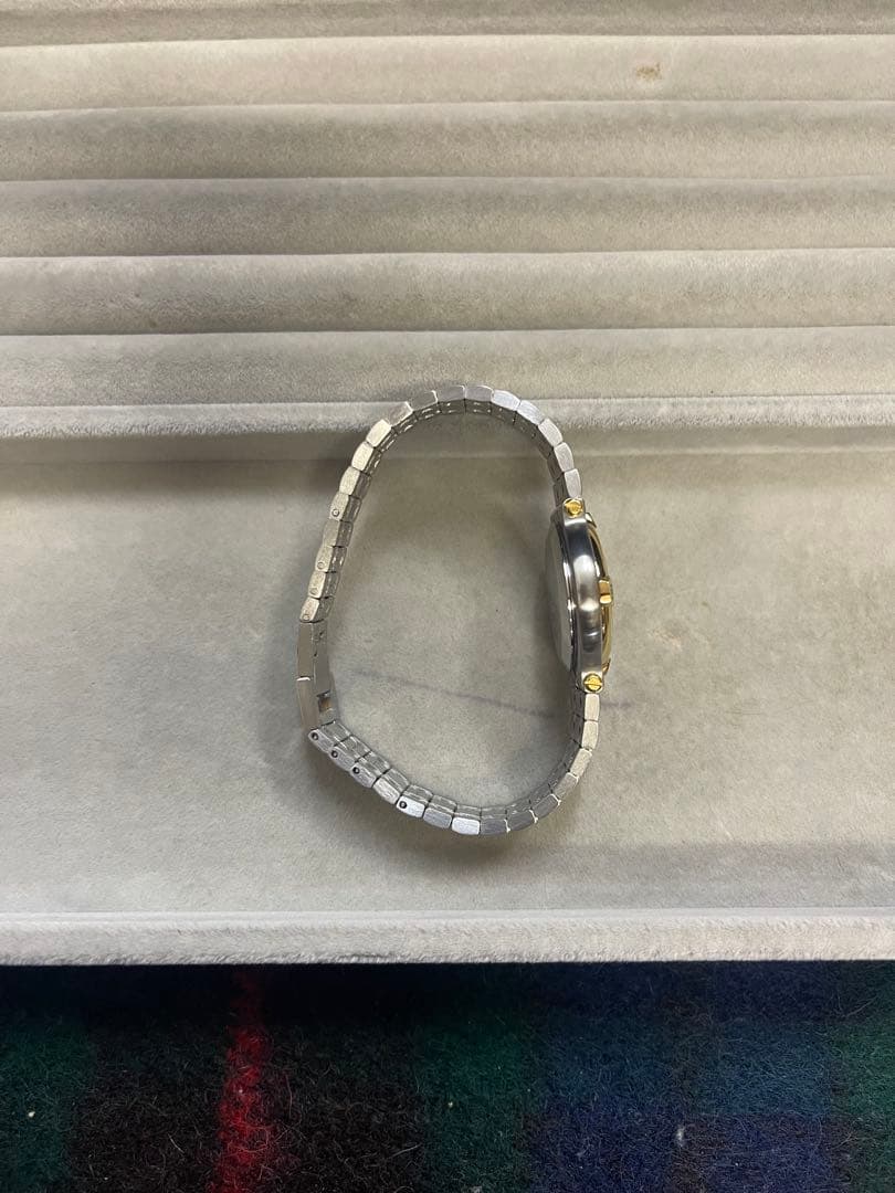 グッチの9000Lシリーズのクォーツ式腕時計 腕時計 クォーツ ウォッチ 時計