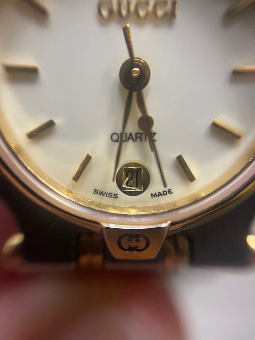 グッチの9000Lシリーズのクォーツ式腕時計 腕時計 クォーツ ウォッチ 時計