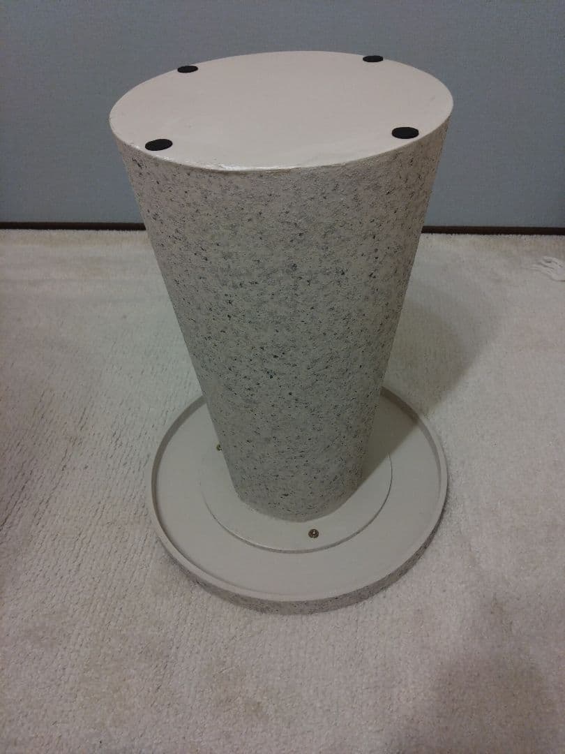 新品未使用☆円形コンクリート風サイドテーブル　大理石風