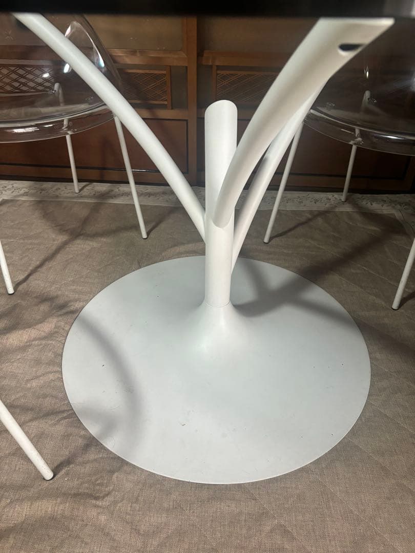 カリガリスアカシアホワイトツリーデザイン円形テーブル