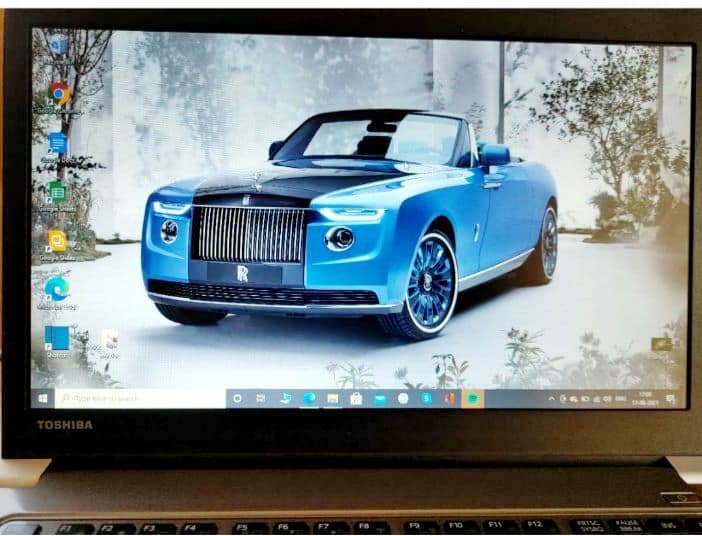 モデル番号RX63, Windows10 Core i3 8GBメモリ