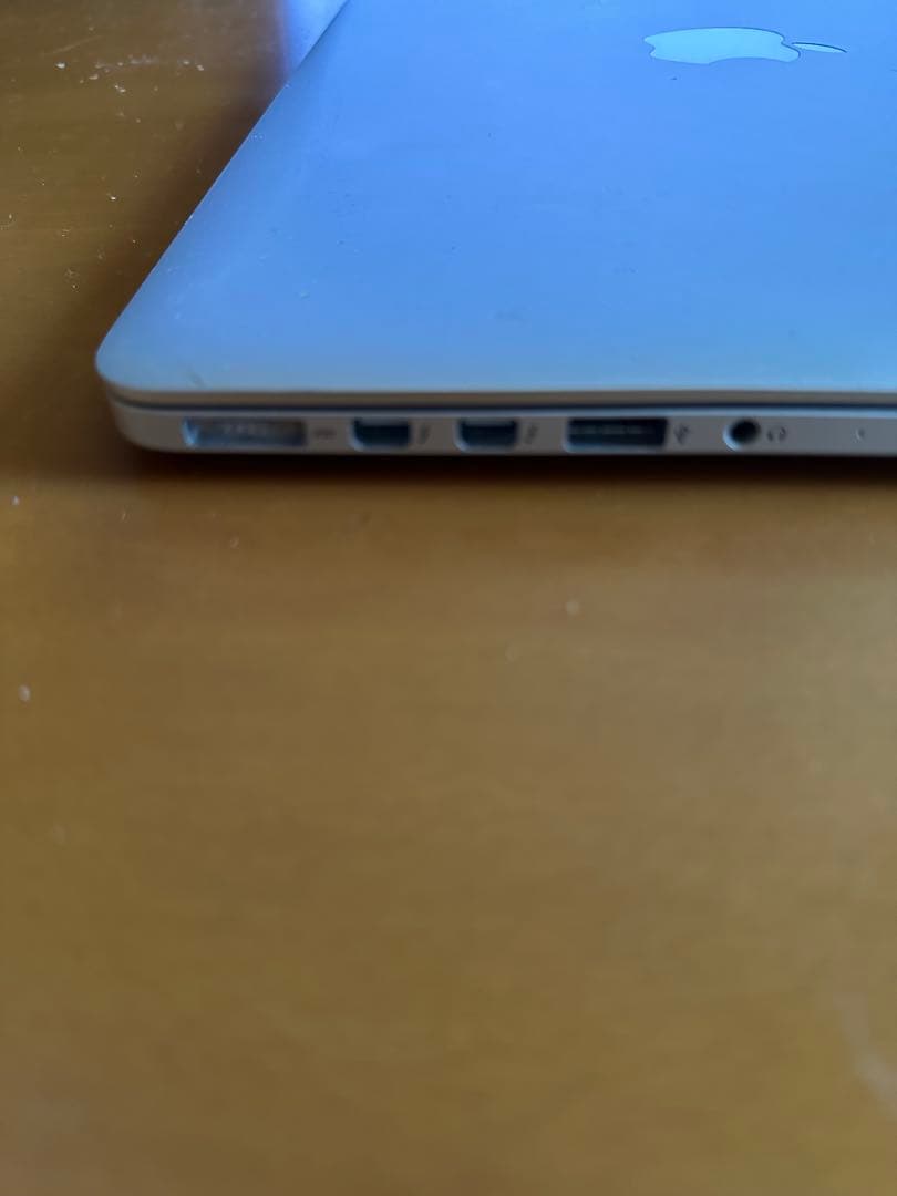 Mac Bookpro 13インチ アプリ4点インストール済みOS15.5