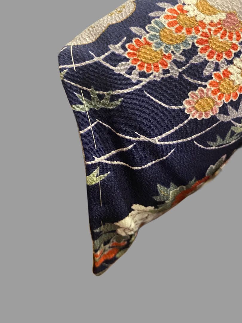 未使用小紋　御所車風景花紋　金彩入り　身丈裄長　正絹　おしゃれ着に！