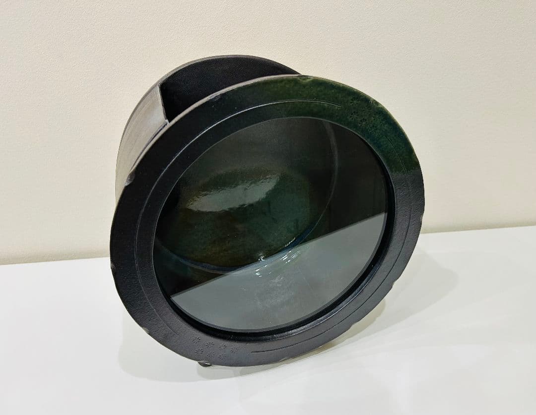 メダカ鉢 円形 黒色　陶器　金魚鉢