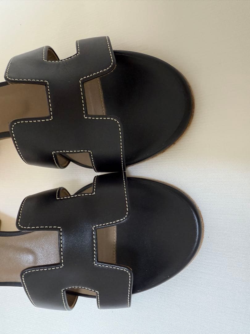 本物保証　エルメス　ブラック オープントゥ サンダル36中古