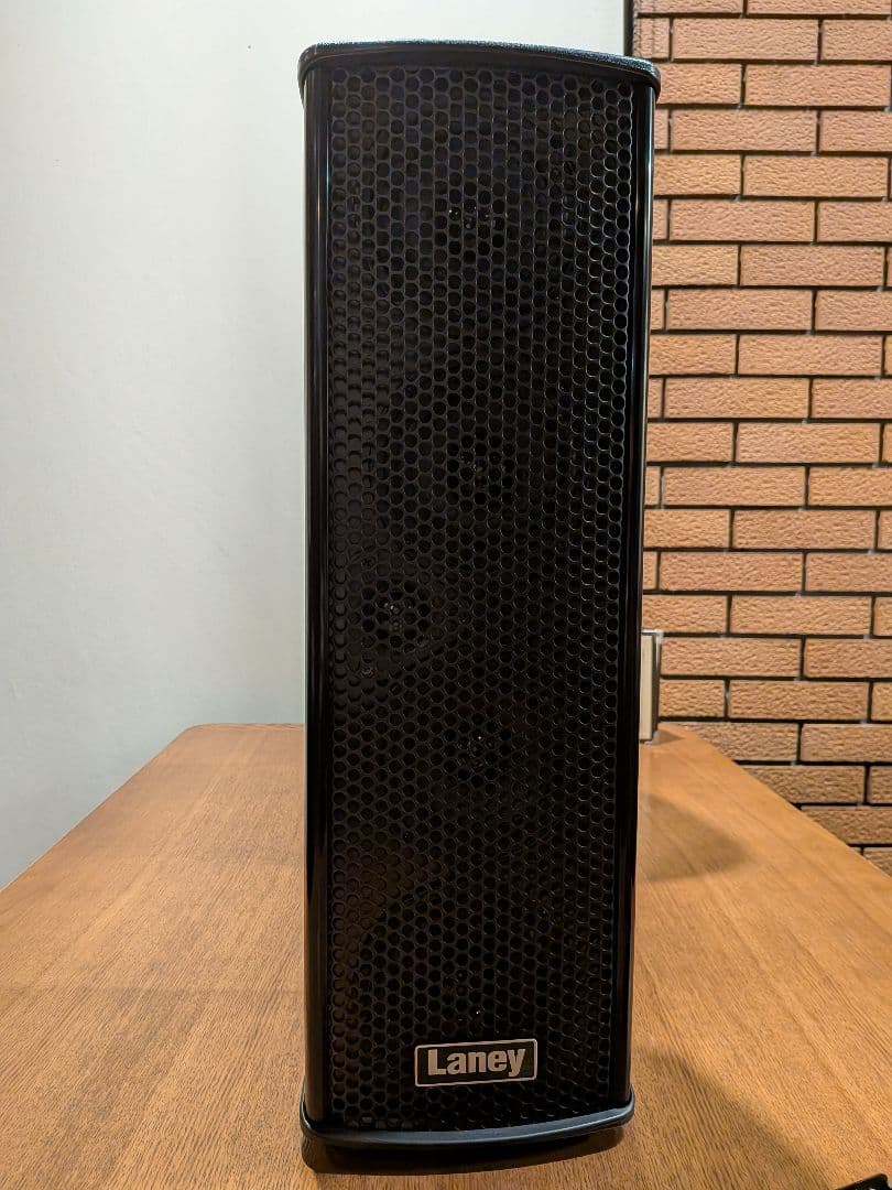 Laney 4×4 パワードスピーカー