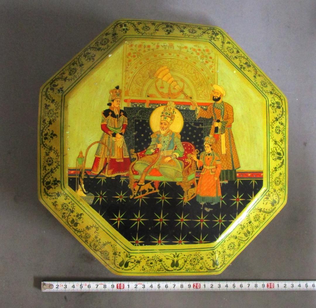 インド工芸［王侯貴族・野生動物絵　手彩ペイント八角内ビロード飾り箱］