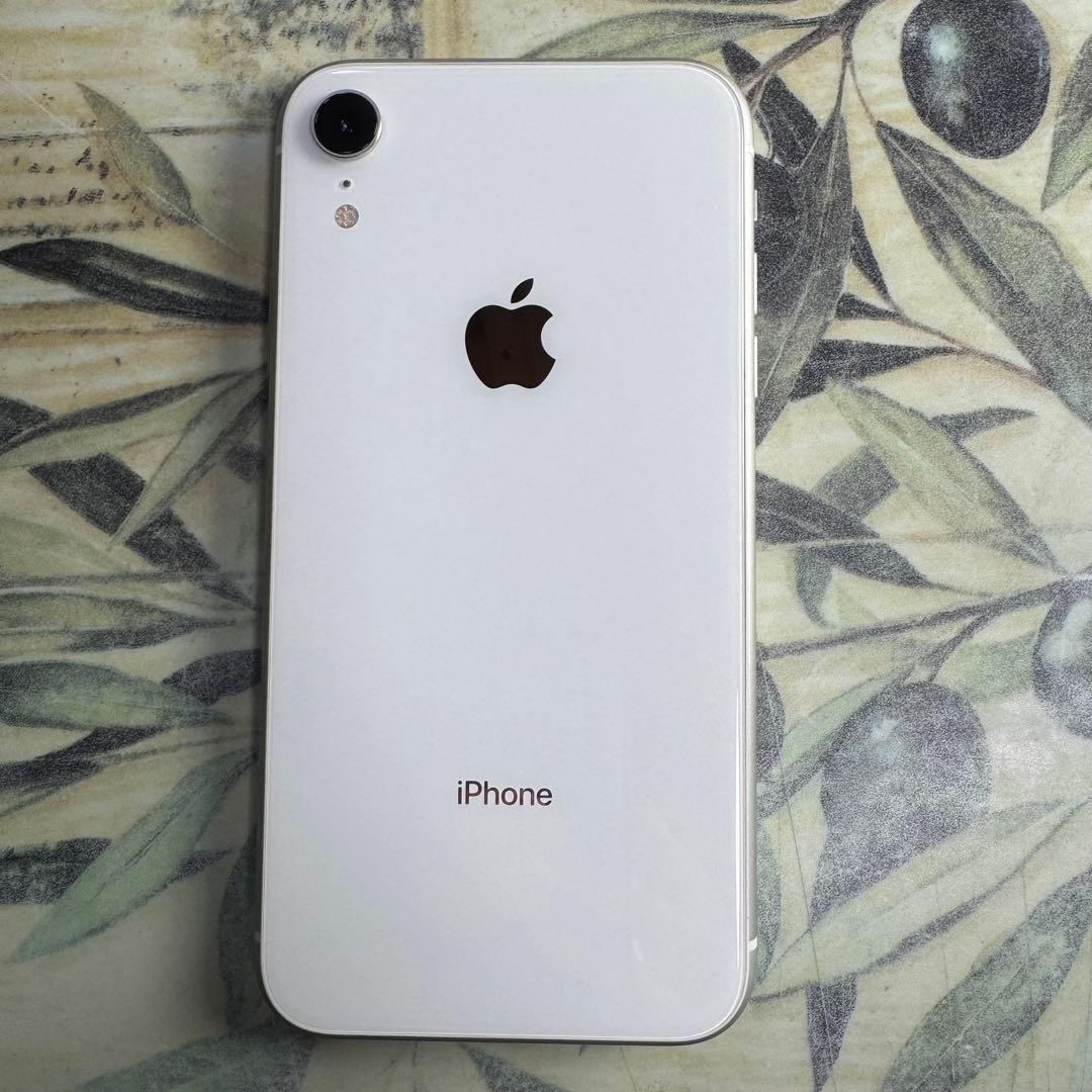 iPhone XR ホワイト64 GB SIMロック解除済み