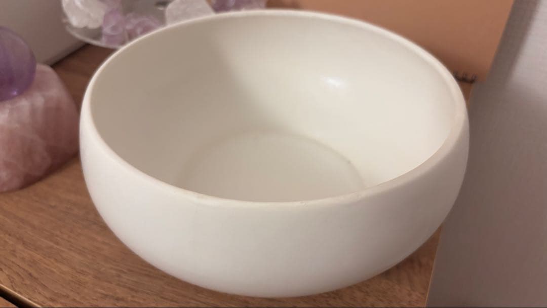 クリスタルファウンテン大アメジストとローズクォーツガラスの器と陶器の器2つ付き