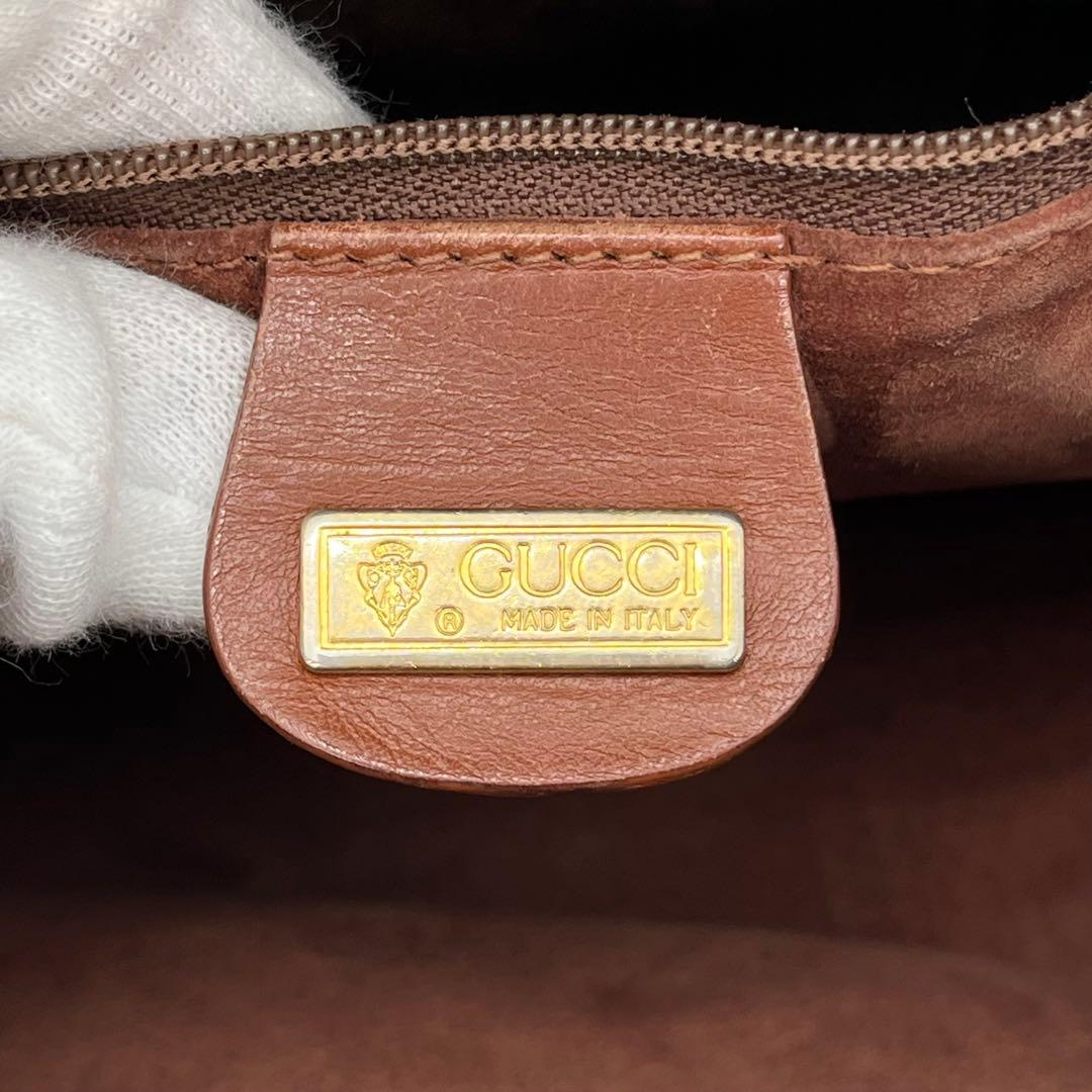 GUCCI ショルダーバッグ ポシェット 斜めがけ インターロッキング レザー