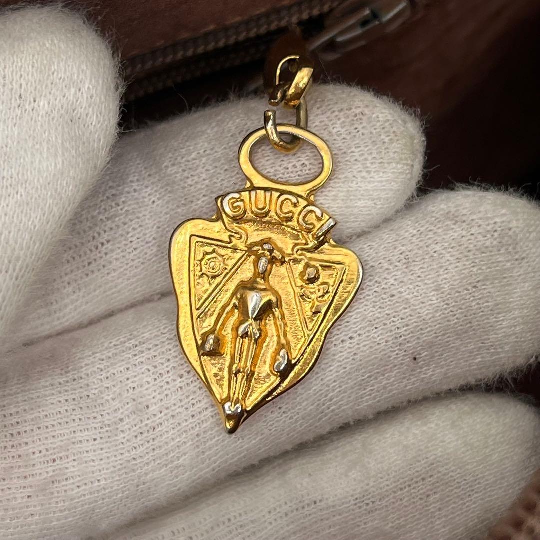 GUCCI ショルダーバッグ ポシェット 斜めがけ インターロッキング レザー