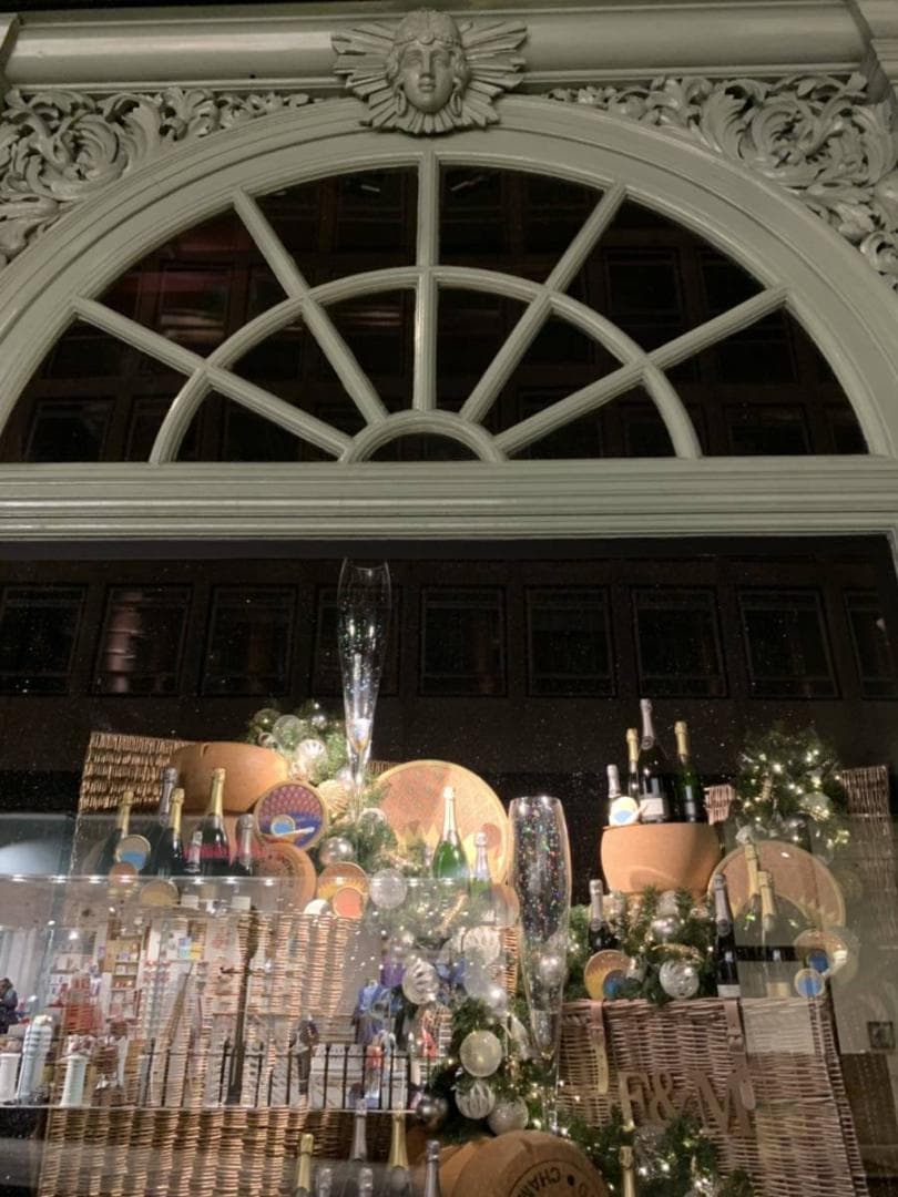 さ*ん様 新登場!!蓋にバックルが!冒険にリビングにウイッカーバスケット屋根上開