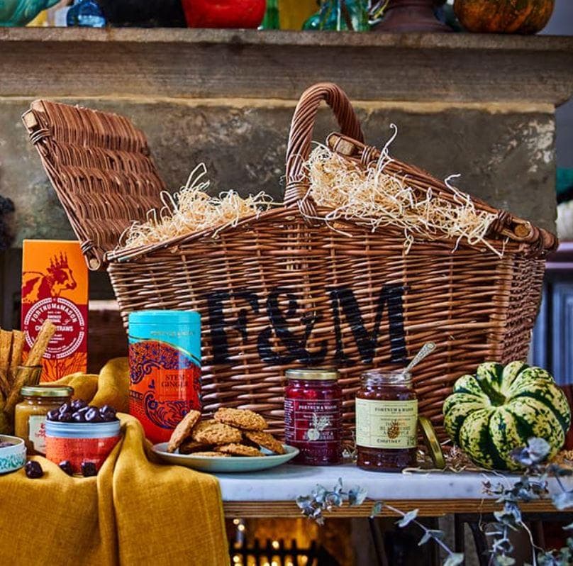 さ*ん様 新登場!!蓋にバックルが!冒険にリビングにウイッカーバスケット屋根上開