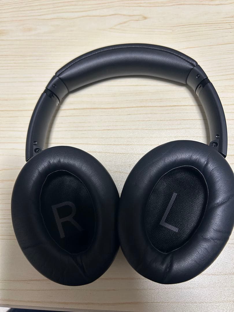 Bose ワイヤレスヘッドホン 本体と付属品