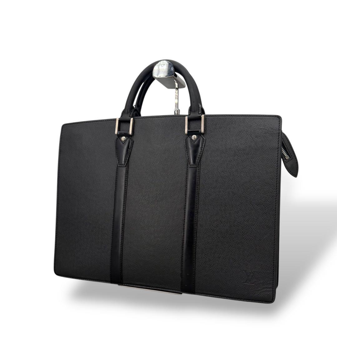 新型/美品　ルイヴィトン　タイガ　ポルトドキュマン　ロザン　ハンドバッグ