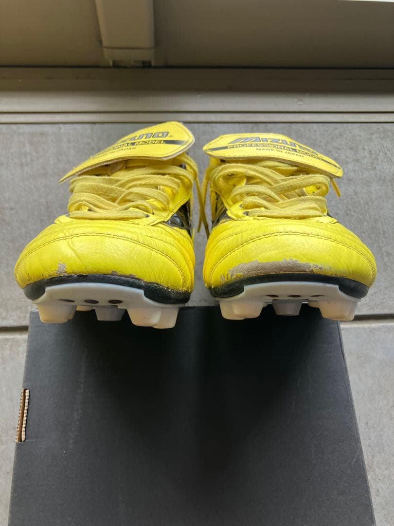 ちゃいちゃい Mizuno モレリア2 30周年モデル イエロー