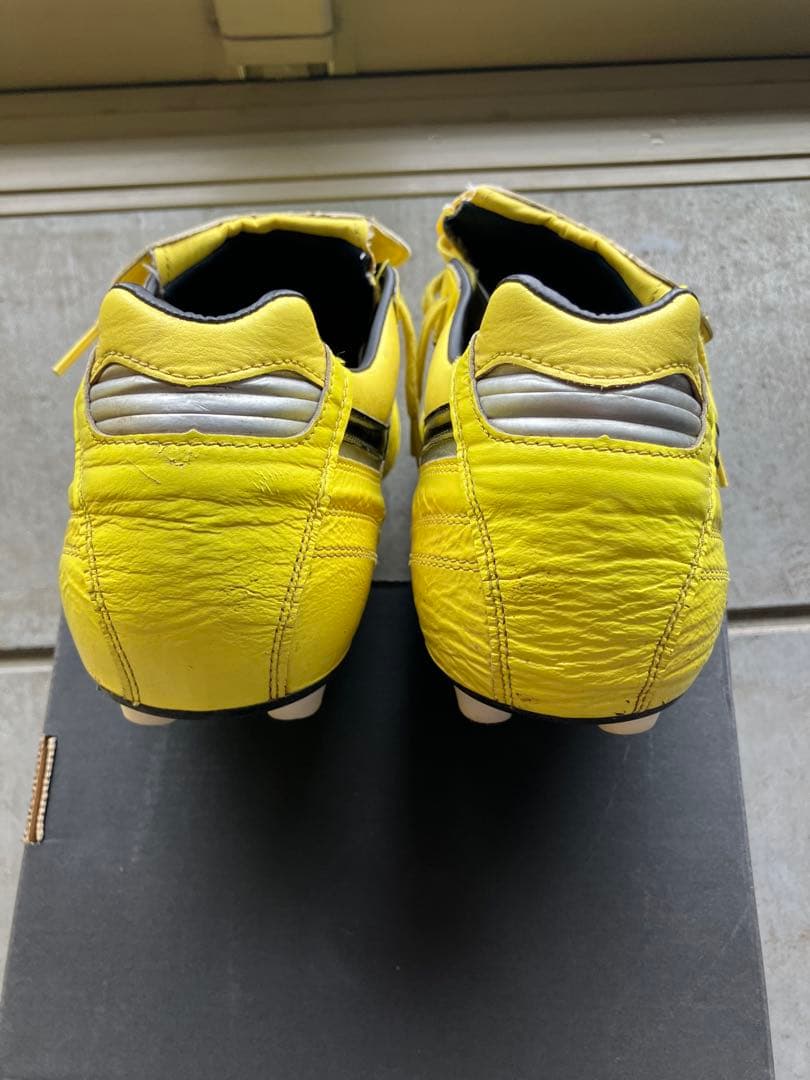 ちゃいちゃい Mizuno モレリア2 30周年モデル イエロー