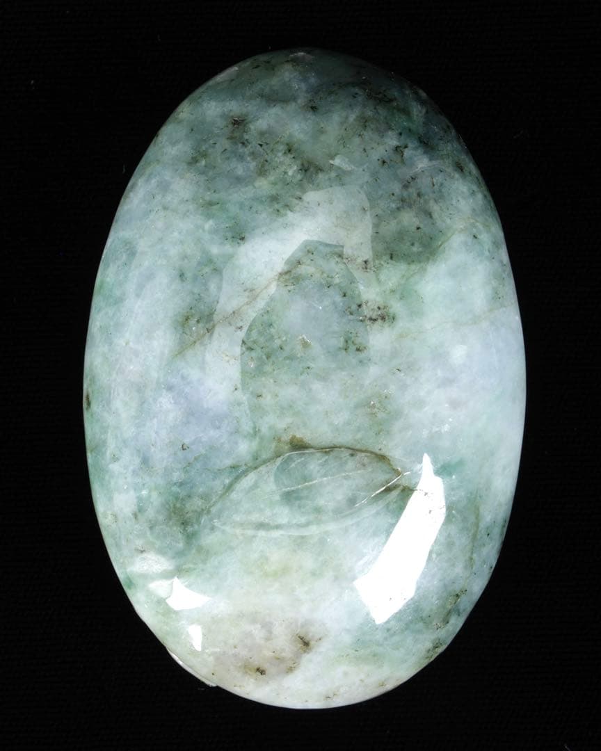 【中国美術】天然翡翠 青翡翠　紺入り手彫 龍麒麟細密彫刻 握り石根付 文鎮 唐物