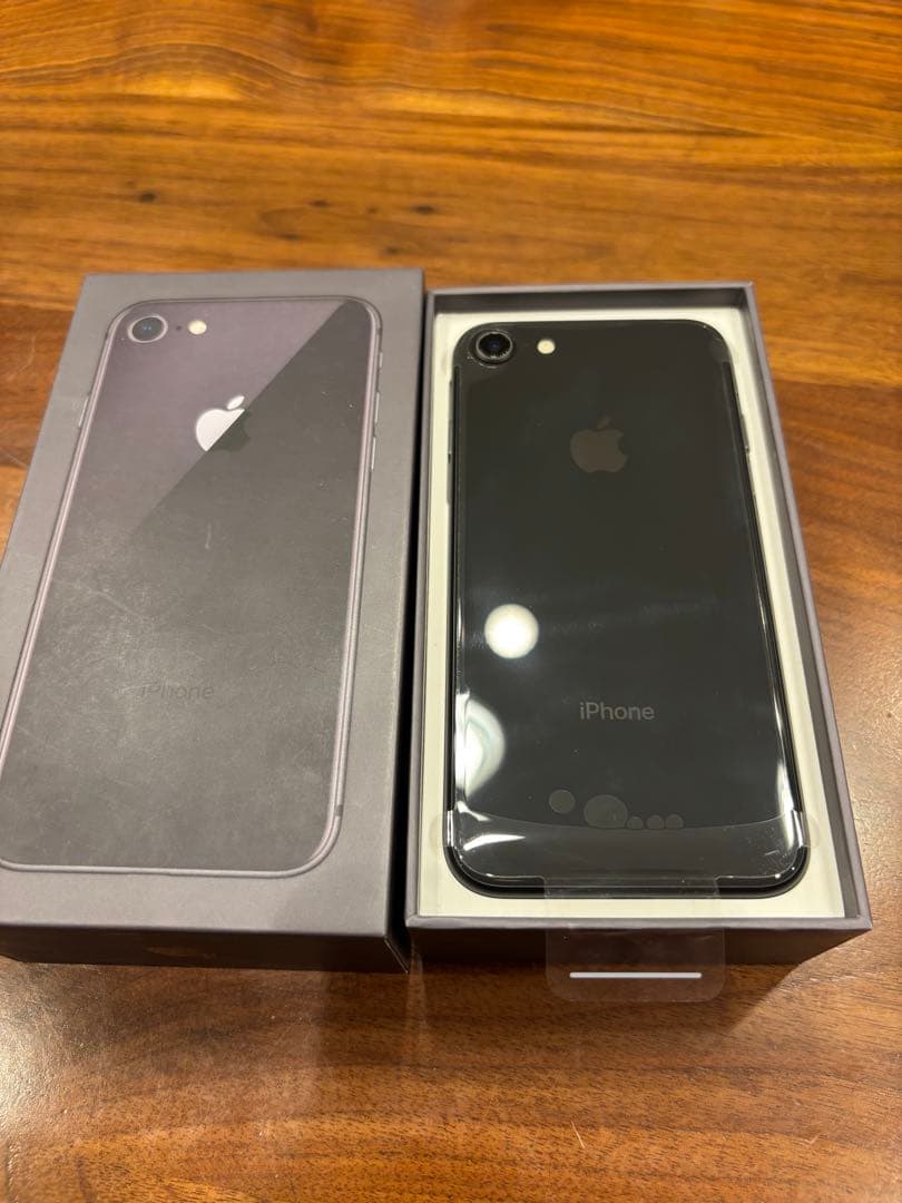 【新品】iPhone8 スペースグレイSIMフリー 純正イヤホン・充電器付き