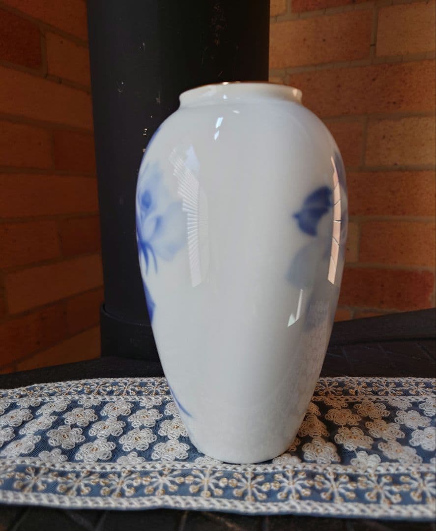 大倉陶園　ブルーローズ　小ぶりの花瓶　花びん　花生け　フラワーベース