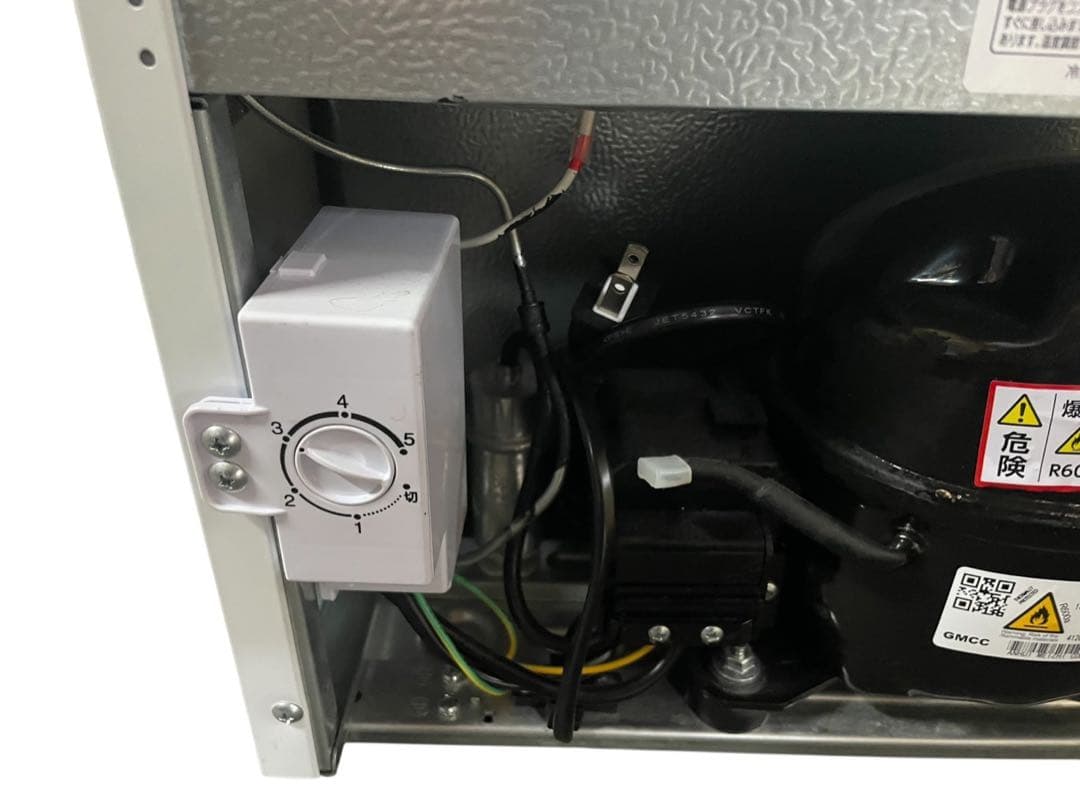 アイリスオーヤマ冷凍庫　60L IRIS IUSD-6B-W