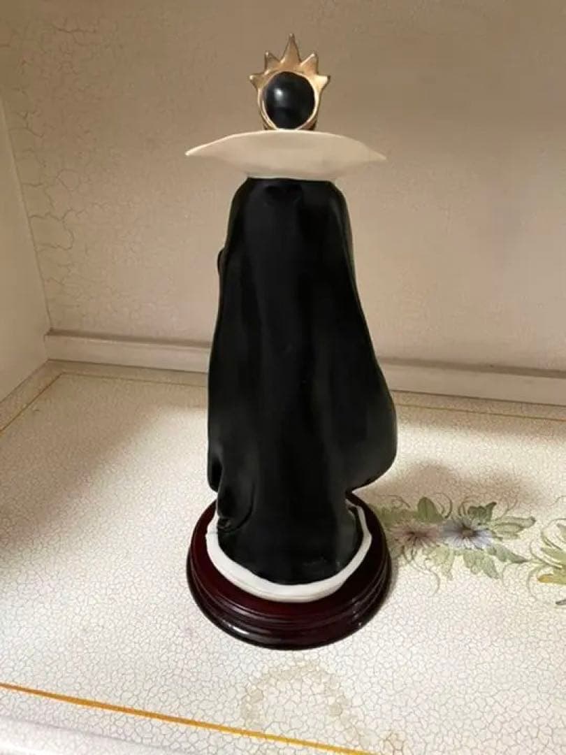 ディズニー　ジョゼッペアルマーニ　白雪姫　イーヴィルクイーン　ヴィランズ