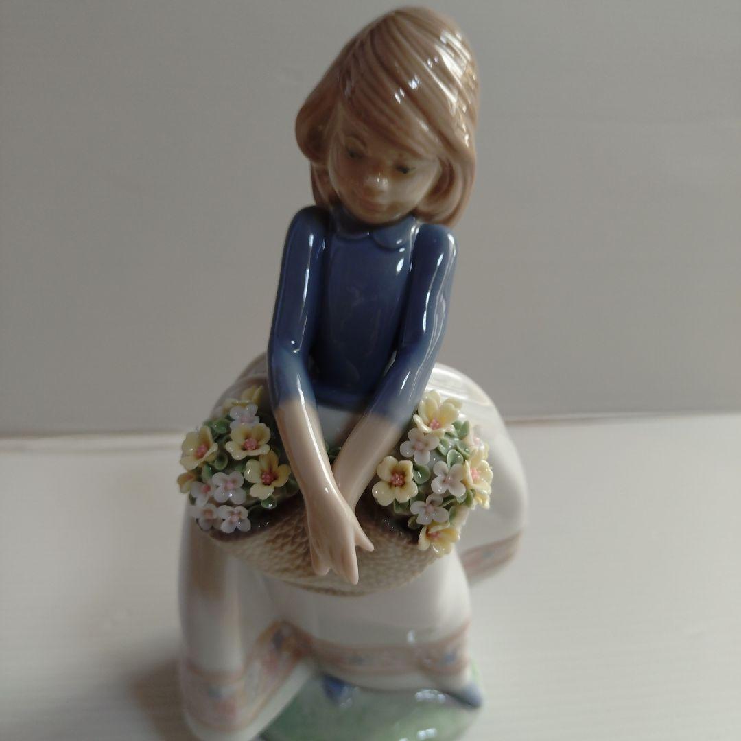 未使用 LLADRO リヤドロ 五月の花 箱付き ポーセリン　フィギュリン