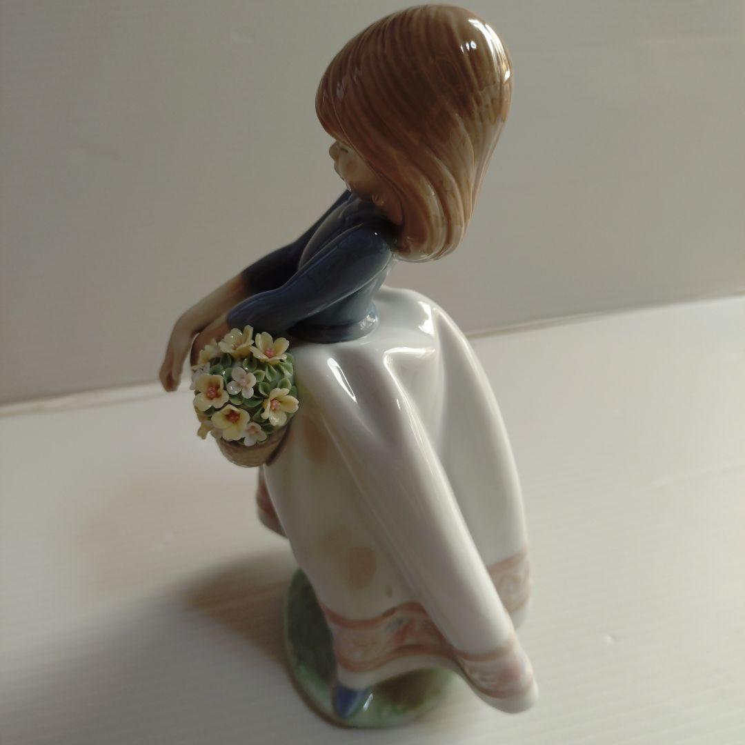 未使用 LLADRO リヤドロ 五月の花 箱付き ポーセリン　フィギュリン