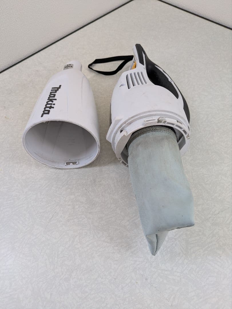 マキタ充電式クリーナ（中古） モデルCL180FD