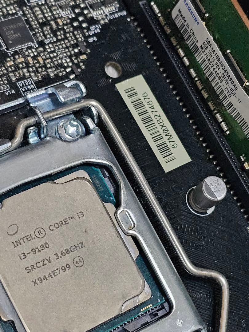 B360 i3 9100 DDR4 4GB ×2 計 8GB