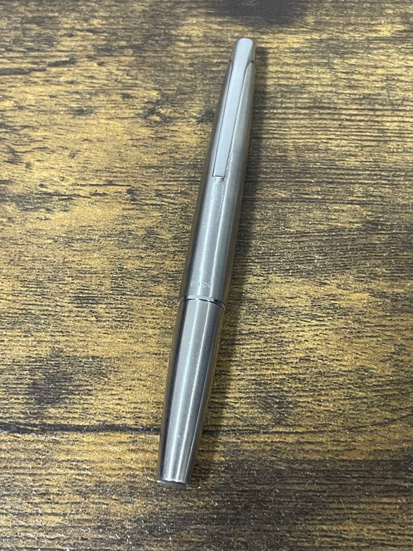未使用に近い　1973年製　ペン先軸一体型　細字　ミュー　万年筆　備品付き