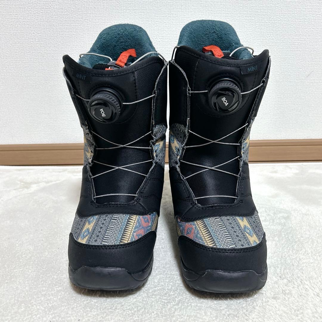 ほぼ未使用 BURTON MINT BOA 24.0レディーススノーボードブーツ