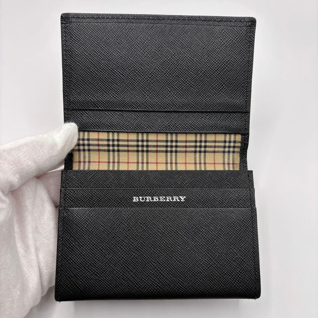 【美品】BURBERRY　名刺入れ　カードケース　ブラック　型押し　ノバチェック