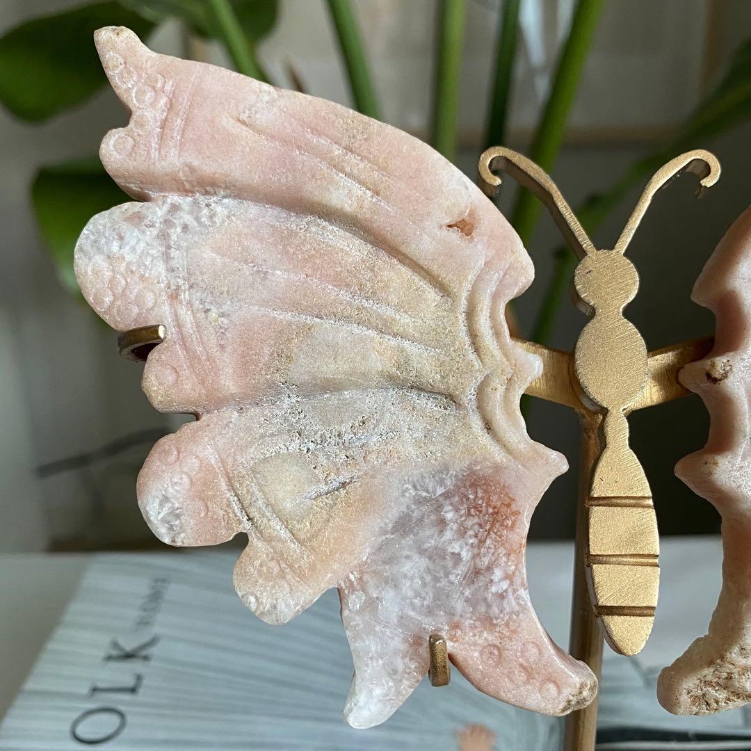 ★★★破格 最終特価【 ピンクアメジスト バタフライ 原石 台座付き 蝶