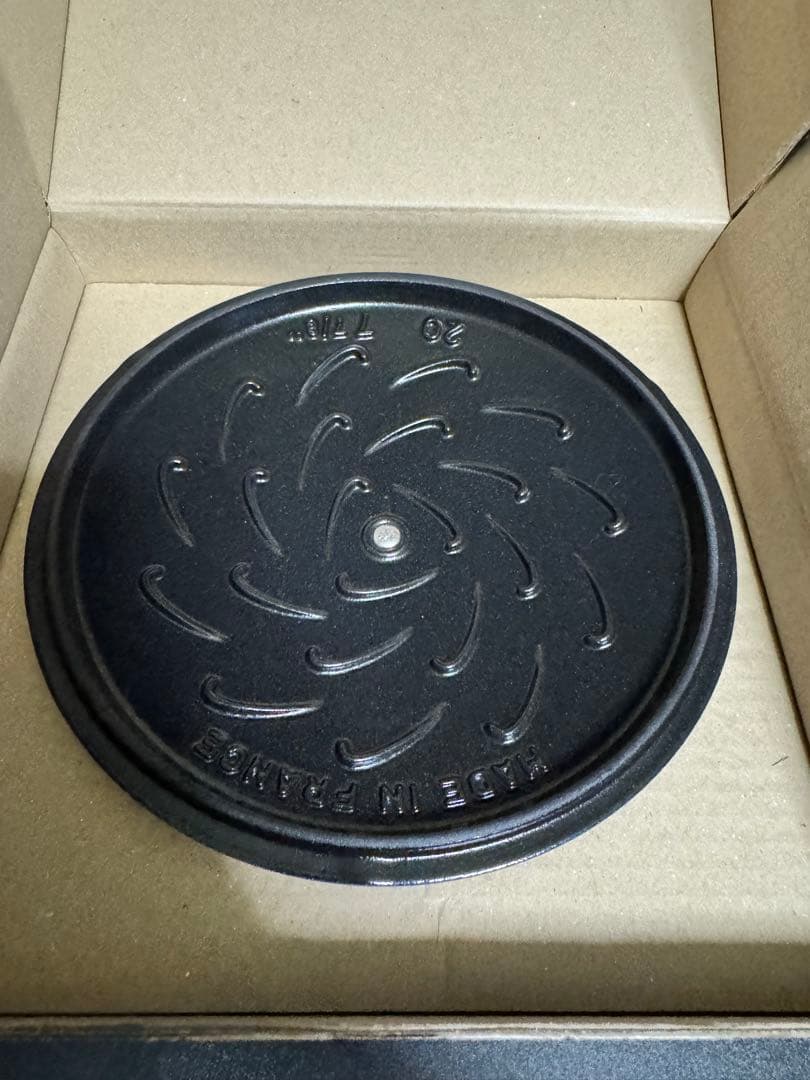 新品Staub 両手鍋 ラココット　DE GOHAN 20センチ　ブルーベリー