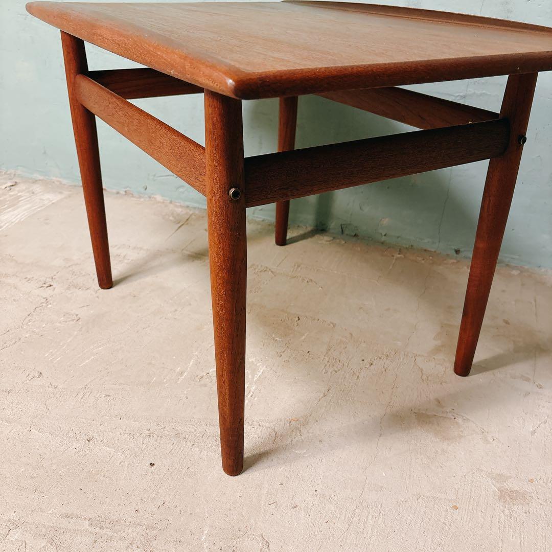 グレーテヤルク　チーク材　サイドテーブル　北欧家具　北欧ビンテージ