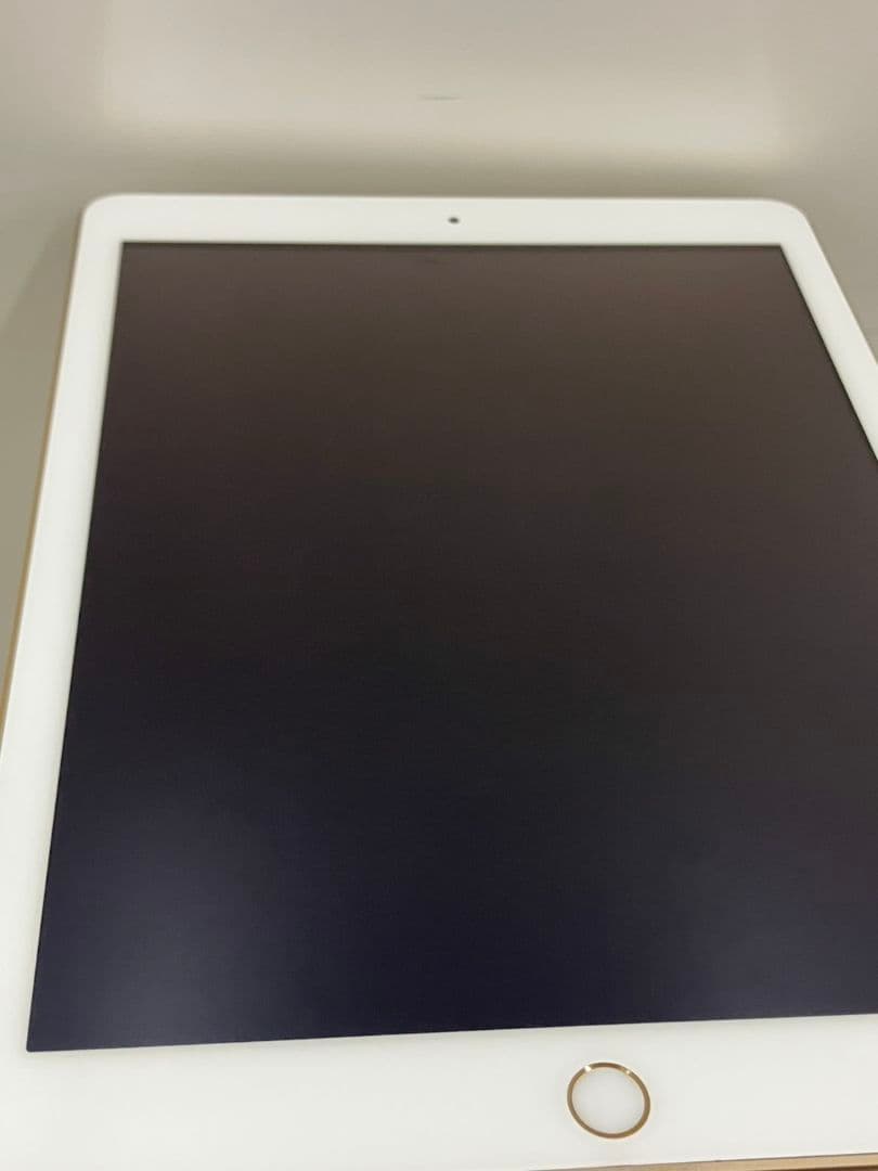 【iPad　第5世代】128GB　MPGW2J/A　A1822