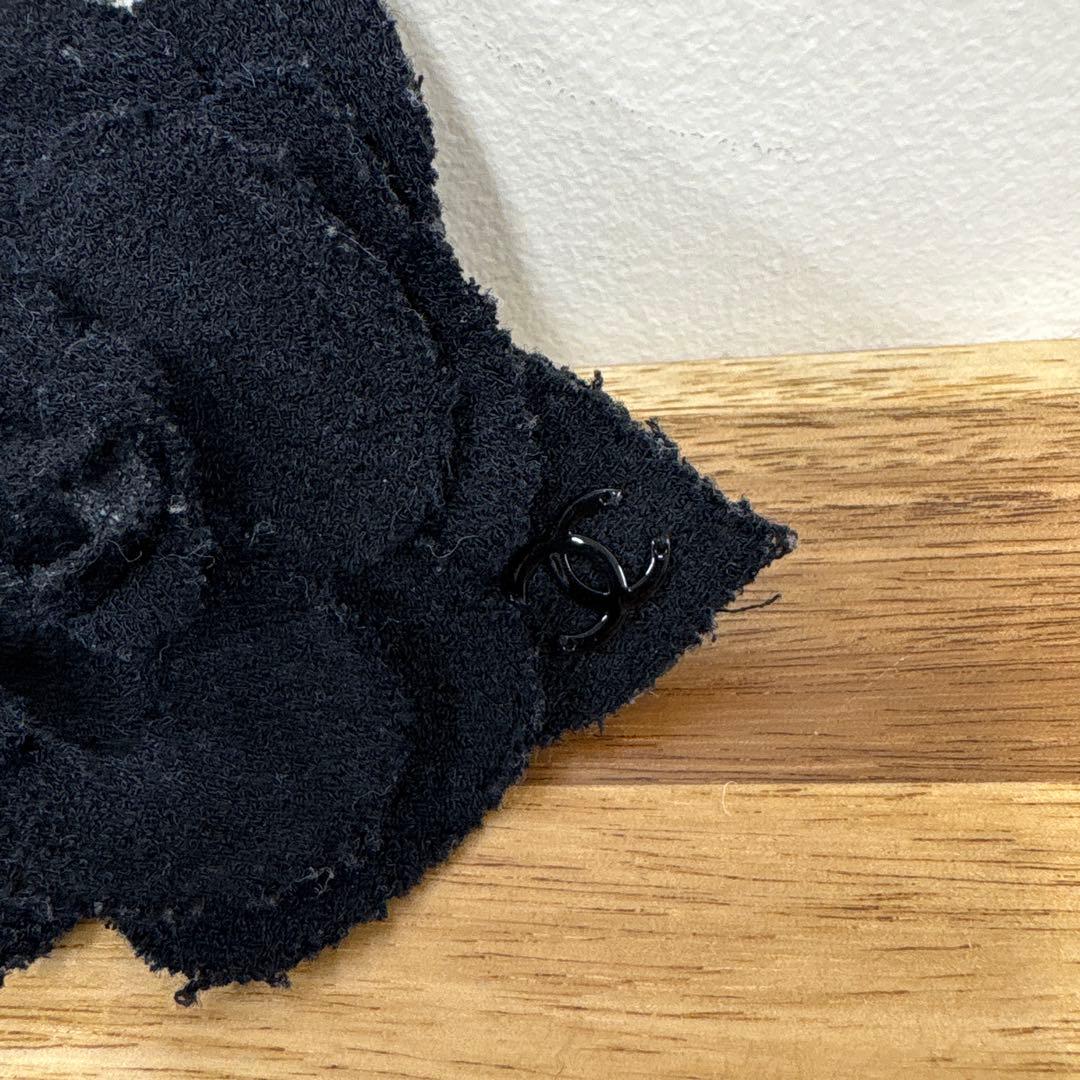 シャネル CHANEL 黒 花型 ブローチ 箱無し