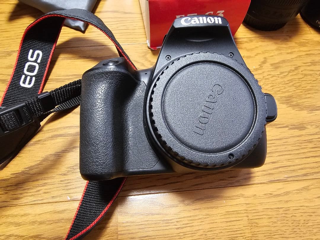 Canon EOS kiss X10 ダブルズームレンズキット　単焦点レンズ