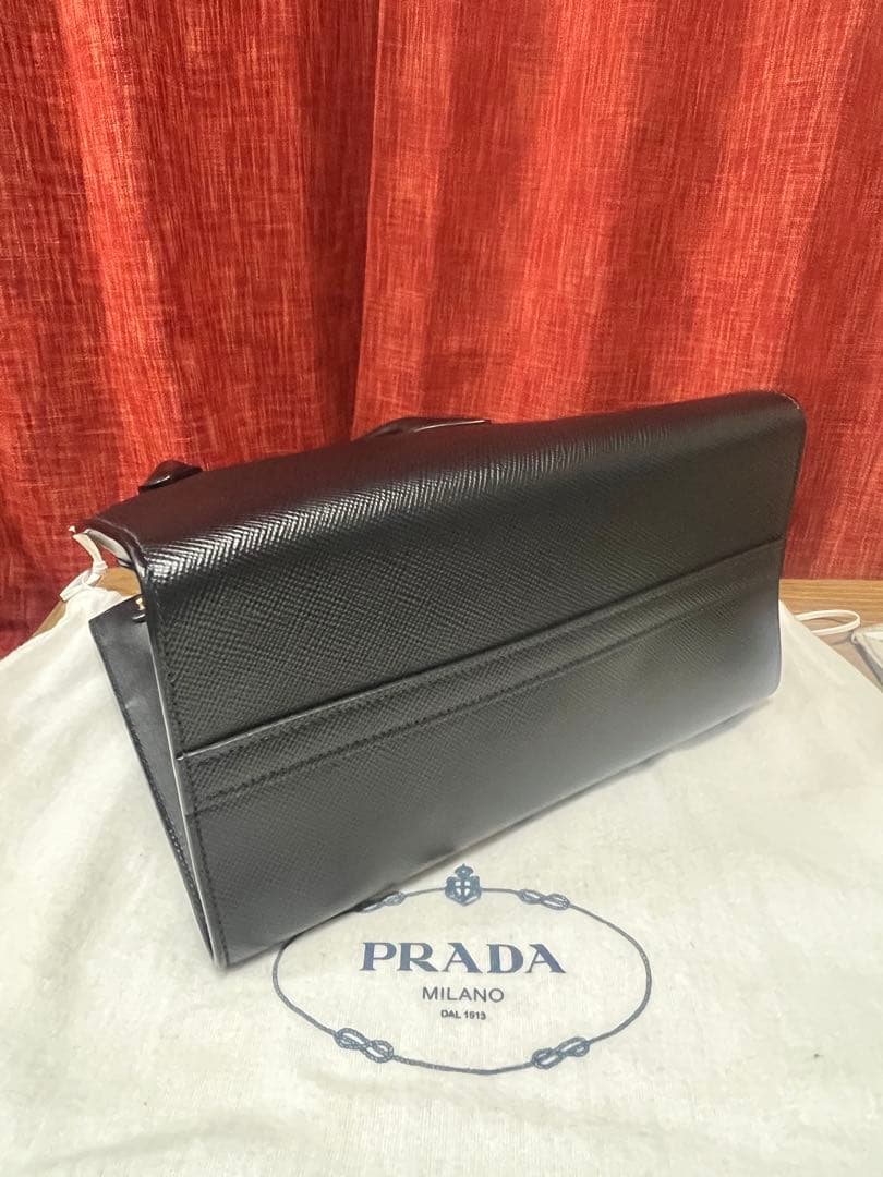 【最終値下げ】PRADAサフィアーノキュイールバッグ ブラック1BA156