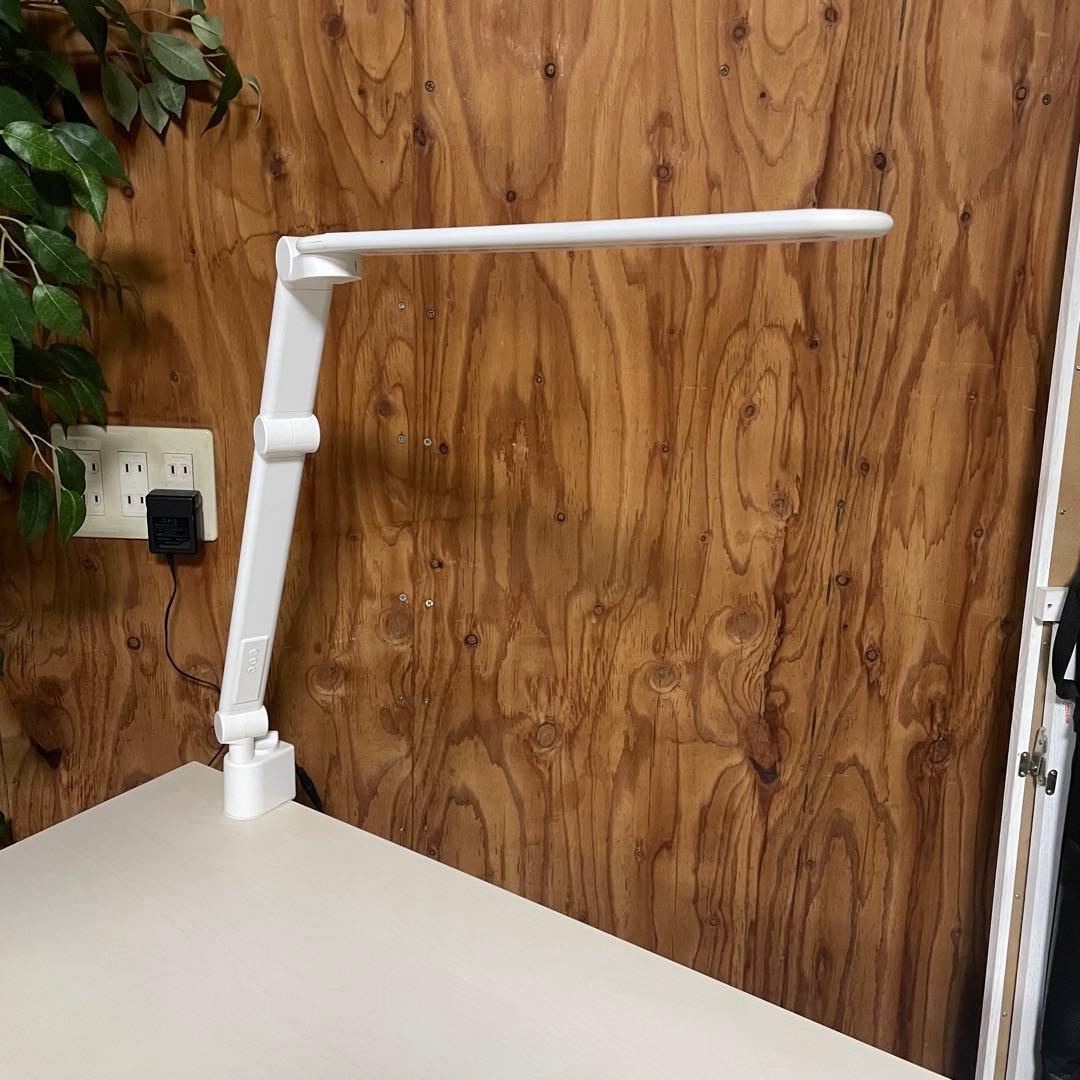 都内23区送料無料✨ニトリ✨デスク4点セット　デスク・デスクワゴン・イス・照明