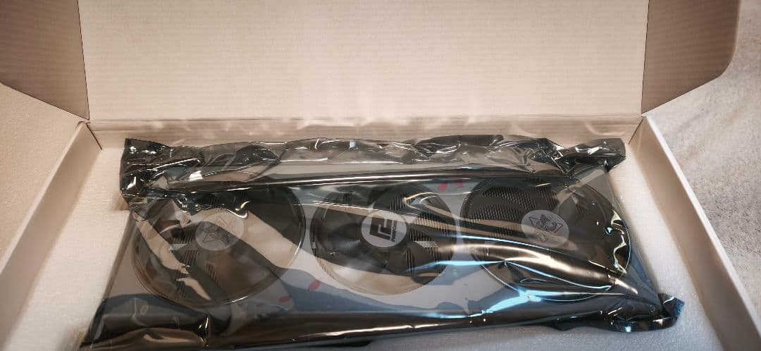 【中古品、おまけ付】powercolerRX7800XT SAKURA