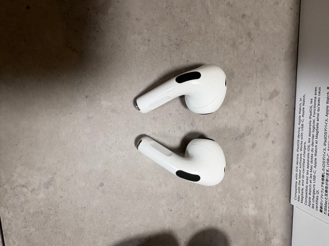 K*8様 AirPods Pro2 本体 箱、ケーブル付き