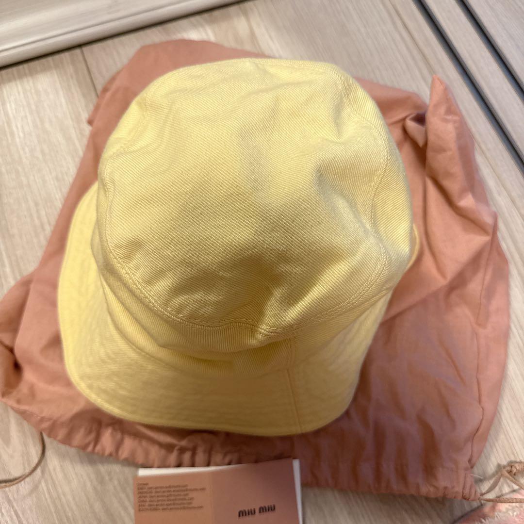 miu miu イエローバケットハット S 新品　袋つき