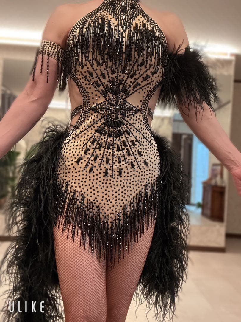 セール品‼️社交ダンス　サンバ　オーストリッチフェザー　ゴールド✖️ブラック　M