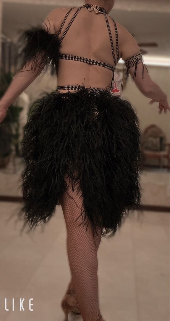 セール品‼️社交ダンス　サンバ　オーストリッチフェザー　ゴールド✖️ブラック　M