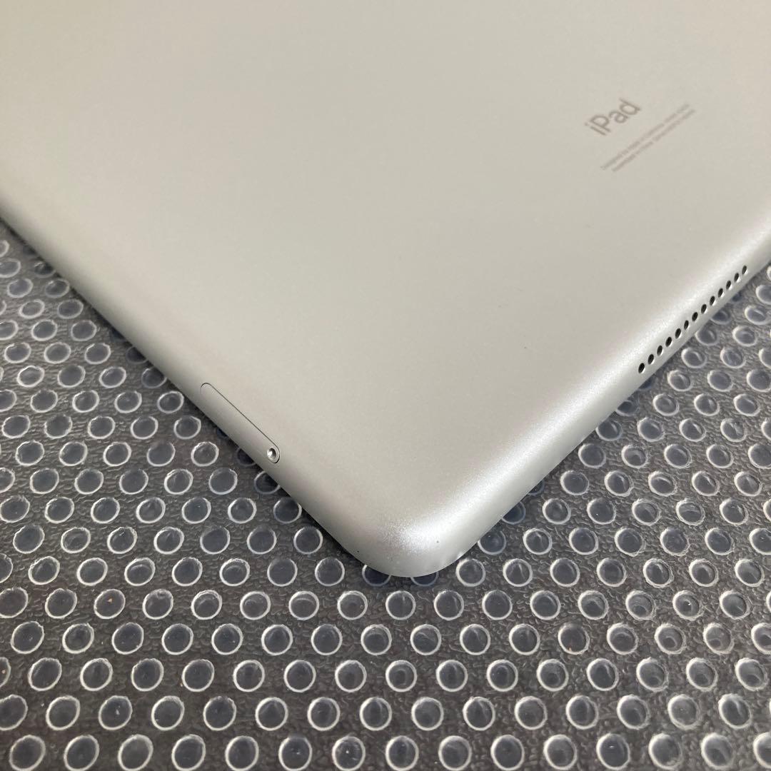 3784【早い者勝ち】iPad8 第8世代 32GB SIMフリー☆