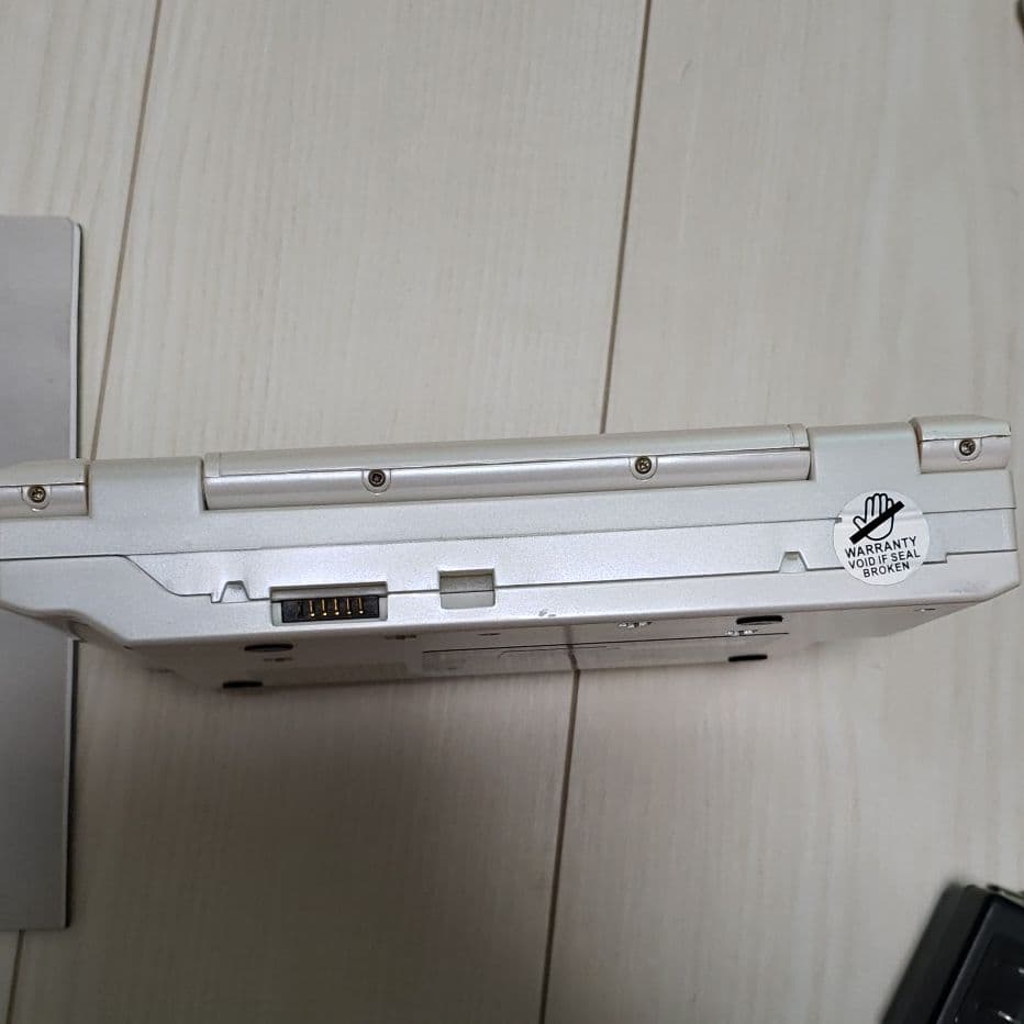 ハローキティ ポータブルDVDプレイヤー 【ジャンク品】レア物、2004年