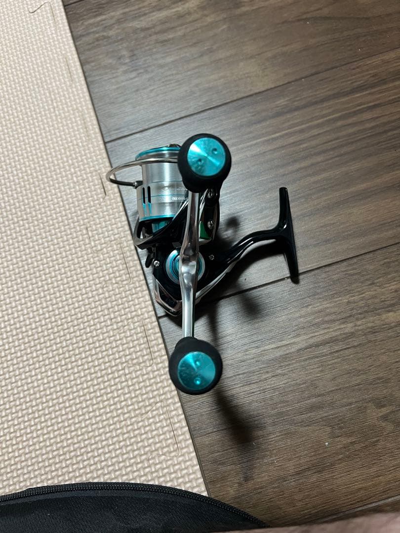 19エメラルダス LT3000S-CH-DH スピニングリール