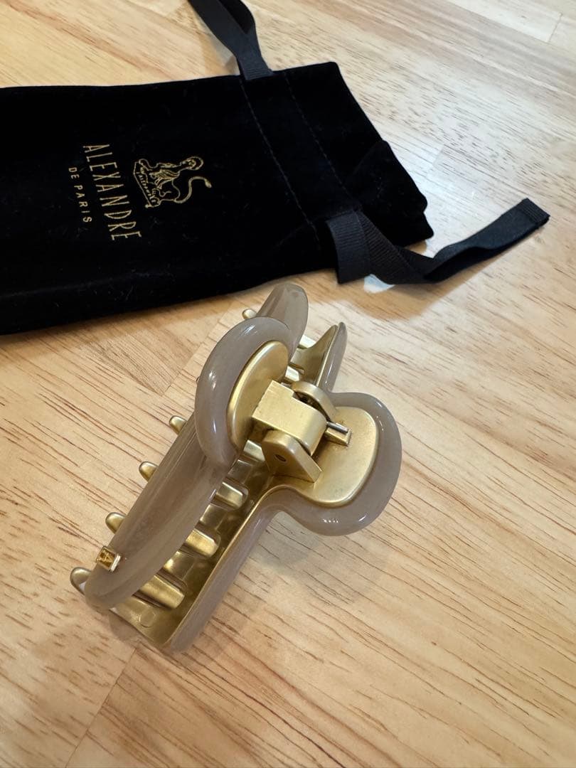 ALEXANDRE DE PARIS ヘアクリップ ベージュ　Mサイズ